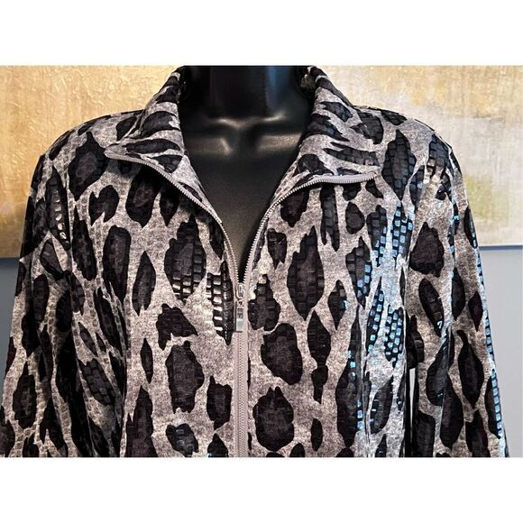 Erin by Erin London  Animal Print Jacket, size PM - Picture 3 of 12